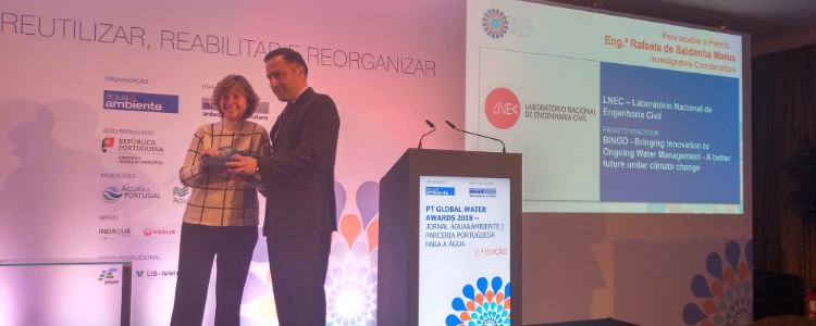 Bingo receives prize